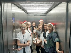 Obsequi a pacients, familiars i professionasl FHSJDM Nadal 2019